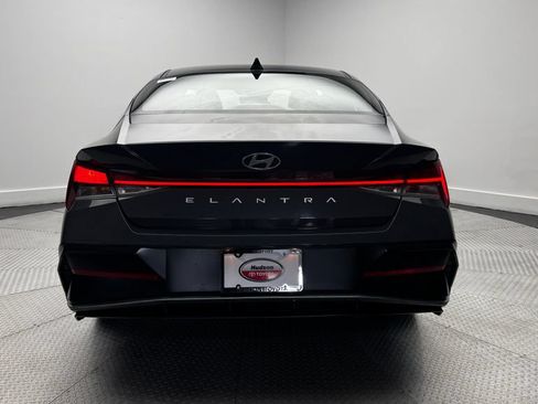 Used 2024 Hyundai Elantra SEL w/ Convenience Package FWD image 34