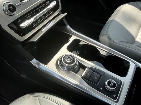 Used 2021 Ford Explorer XLT w/ Equipment Group 202A image 17