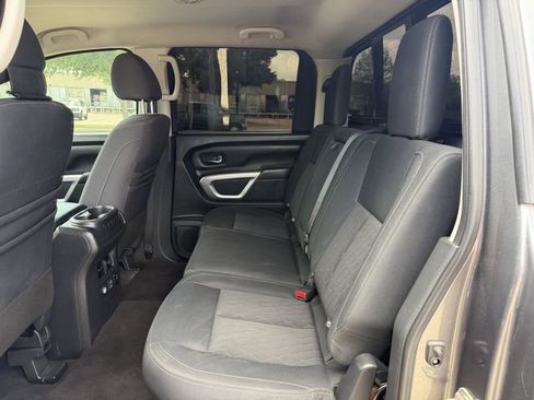 Used 2019 Nissan Titan SV w/ SV Convenience Package AWD/4WD image 27