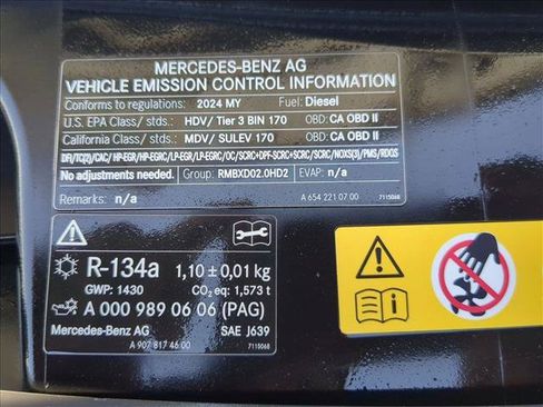 Used 2024 Mercedes-Benz Sprinter 2500 image 25