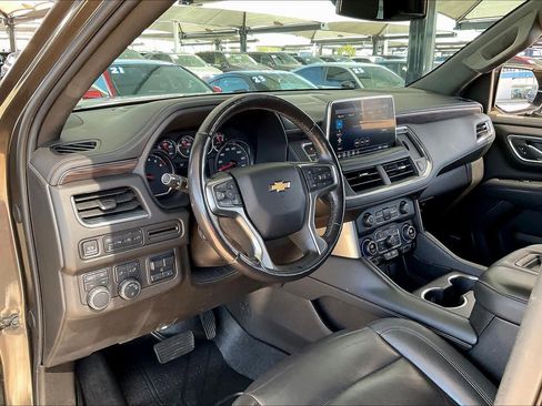 Used 2021 Chevrolet Tahoe LT w/ LT Signature Package image 18