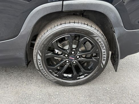 Used 2022 GMC Terrain SLT w/ Elevation Edition AWD/4WD image 10