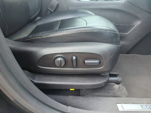 Used 2018 Chevrolet Equinox Premier FWD image 36