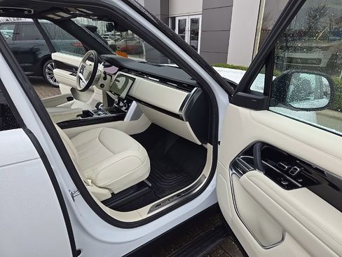 Certified 2023 Land Rover Range Rover SE image 20