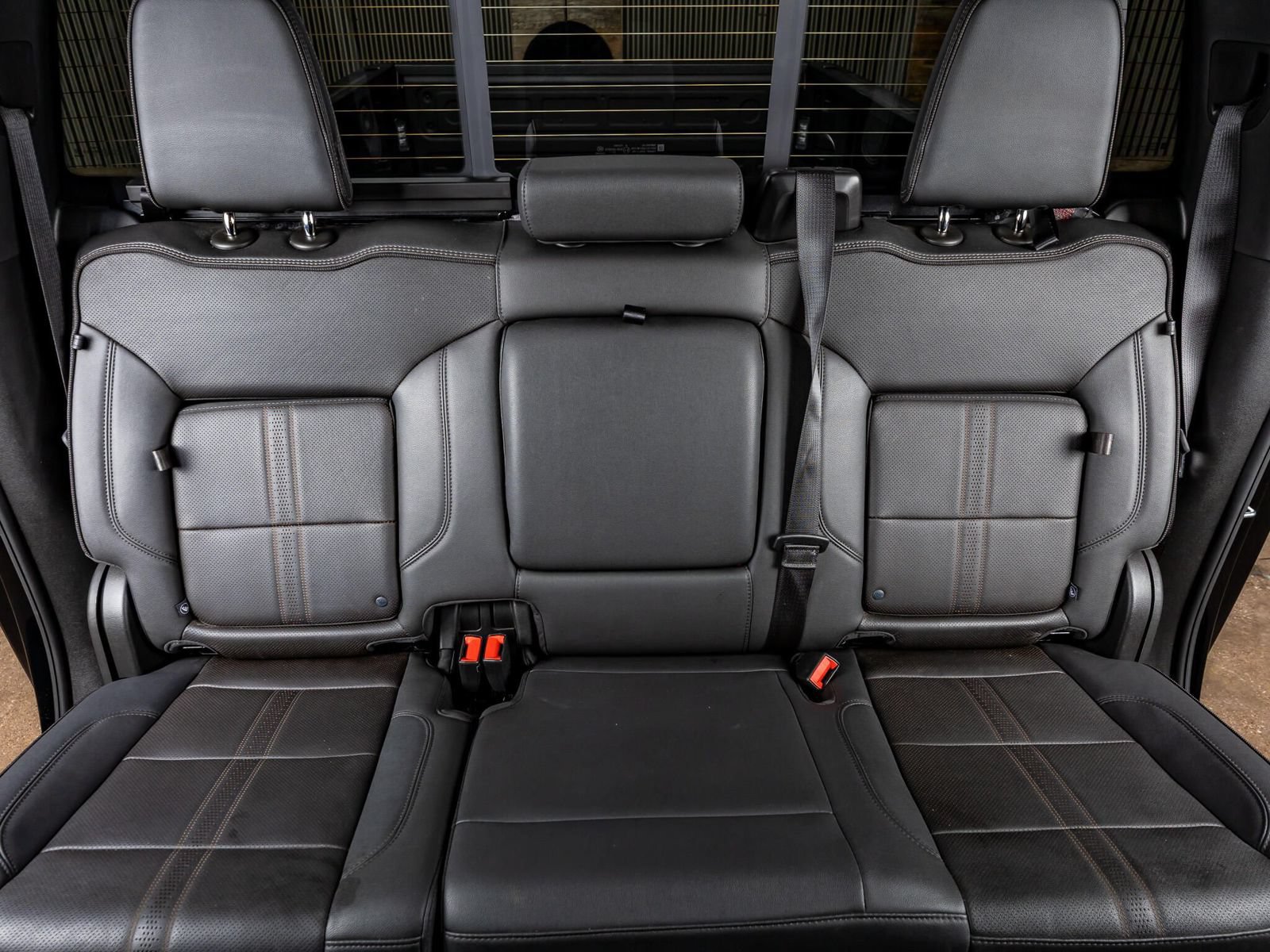 Used 2024 Chevrolet Silverado 3500 High Country w/ High Country Premium Package AWD/4WD image 32