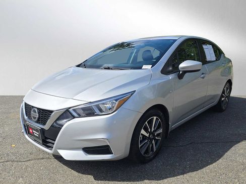 Used 2022 Nissan Versa SV FWD image 7