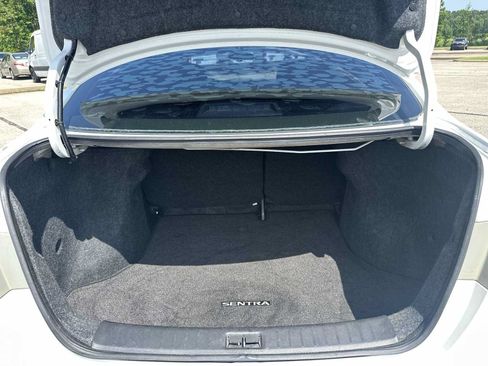 Used 2017 Nissan Sentra SV FWD image 35