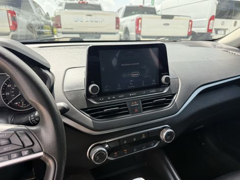 Used 2020 Nissan Altima 2.5 S FWD image 19