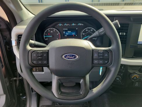 New 2025 Ford F250 XLT w/ F-250 >10K GVWR Package image 19