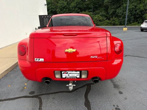 Used 2004 Chevrolet SSR w/ Preferred Equipment Group RWD image 55