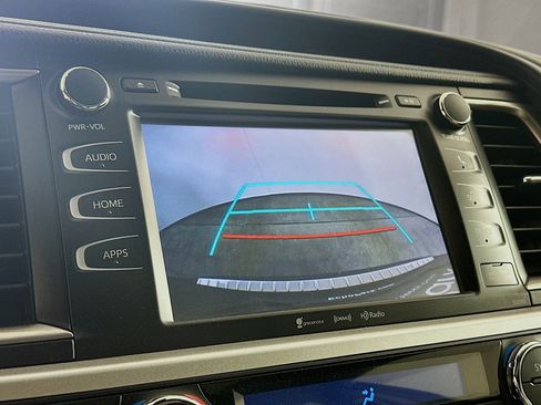 Used 2019 Toyota Highlander XLE image 23