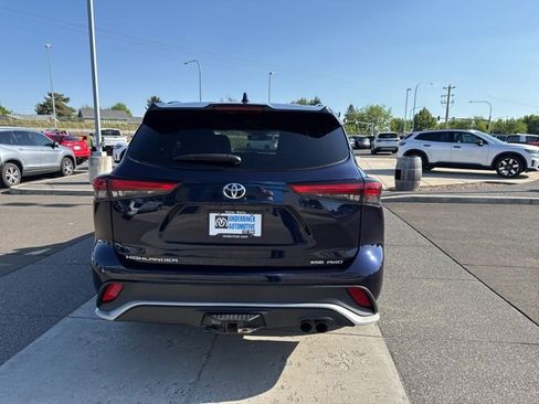 Used 2022 Toyota Highlander XSE image 6