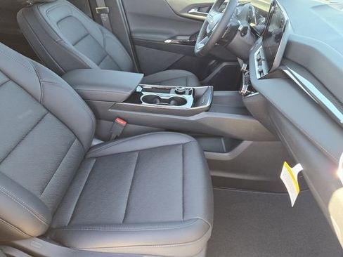 New 2026 Chevrolet Equinox LT w/ Convenience Package II image 10