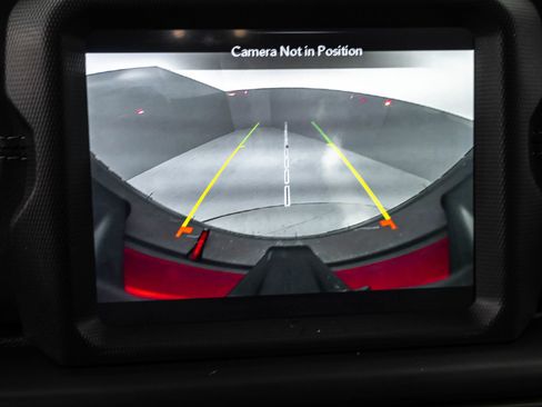 Used 2019 Jeep Wrangler Unlimited Sahara image 27