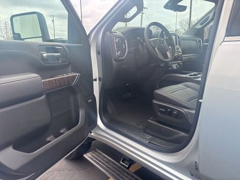 Used 2023 GMC Sierra 3500 Denali w/ Denali Ultimate Package image 4