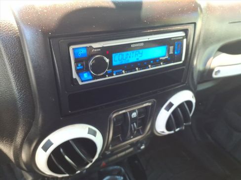 Used 2015 Jeep Wrangler Unlimited Sport w/ Quick Order Package 23S AWD/4WD image 30