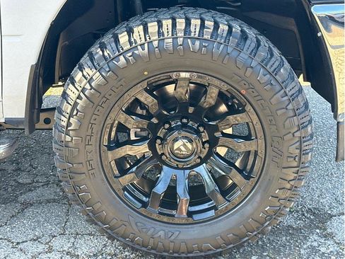 Used 2024 RAM 2500 Big Horn AWD/4WD image 10