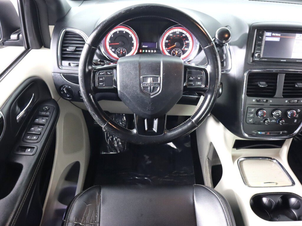 Used 2019 Dodge Grand Caravan SXT FWD image 25