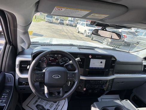 Used 2025 Ford F250 XLT AWD/4WD image 14