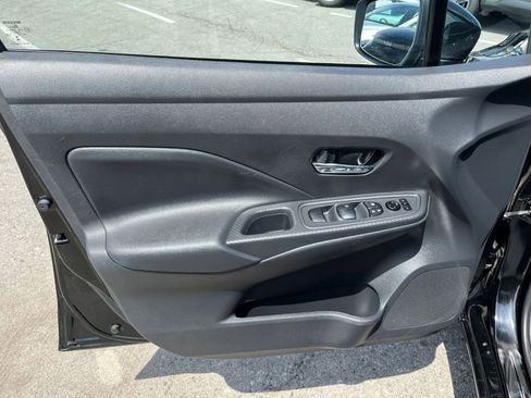 Used 2025 Nissan Versa SV FWD image 18