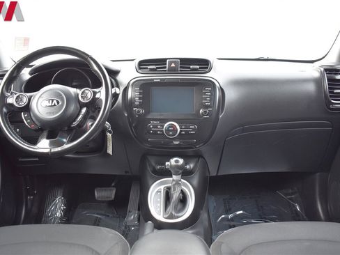 Used 2019 Kia Soul + image 12