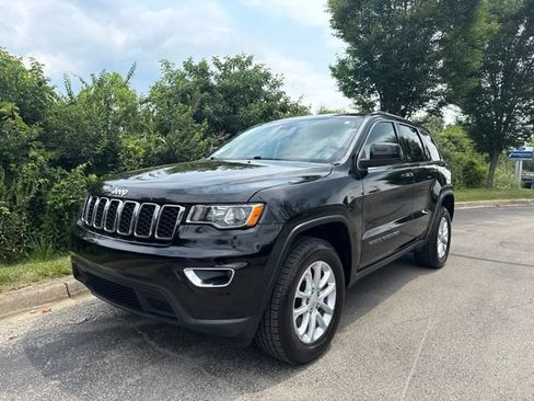 Used 2021 Jeep Grand Cherokee Laredo AWD/4WD image 3