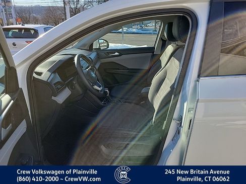 Certified 2023 Volkswagen Taos SE image 13