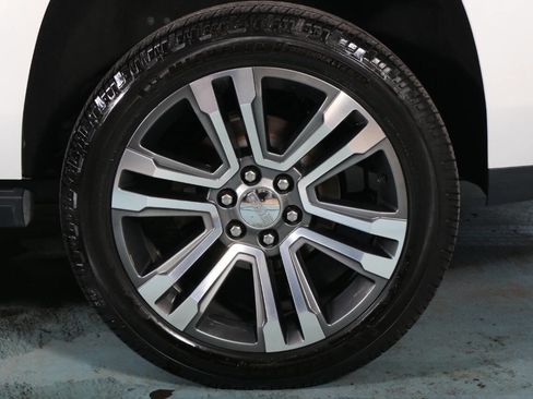 Used 2018 GMC Yukon Denali w/ Denali Ultimate Package AWD/4WD image 17