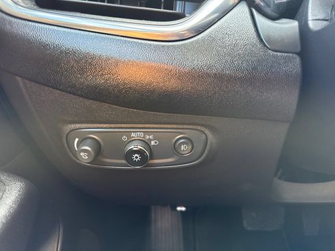 Used 2020 Chevrolet Equinox LT AWD/4WD image 34