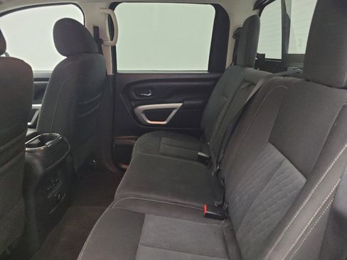 Used 2018 Nissan Titan SV w/ SV Convenience Package image 18
