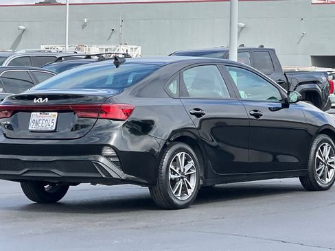 Used 2023 Kia Forte LXS image 2