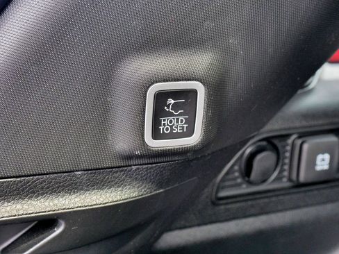Used 2023 Jeep Grand Cherokee Altitude AWD/4WD image 18