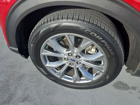 Used 2020 Ford Explorer XLT w/ Equipment Group 202A image 3