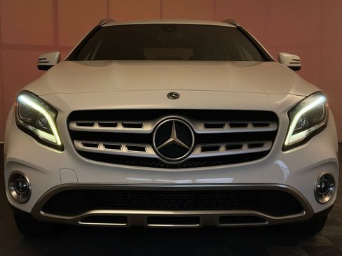 Used 2020 Mercedes-Benz GLA 250 w/ Premium Package image 22