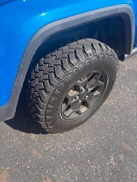 Used 2021 Jeep Gladiator Sport AWD/4WD image 26