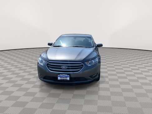 Used 2018 Ford Taurus SEL FWD image 2