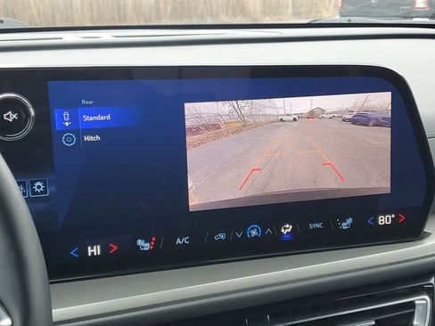 Certified 2025 Chevrolet Traverse LT image 14