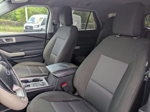 Used 2024 Ford Explorer XLT AWD/4WD image 15