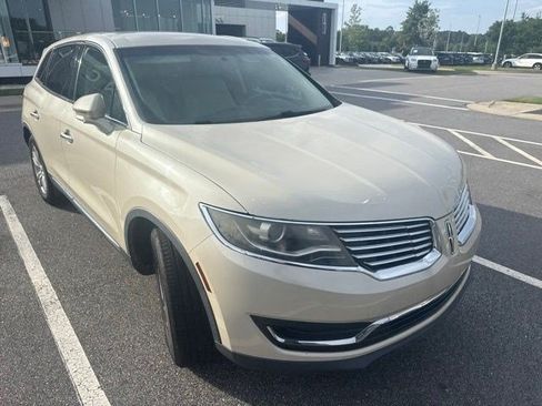 Used 2018 Lincoln MKX Premiere FWD image 4