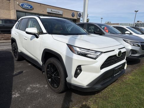 Used 2023 Toyota RAV4 XLE Premium AWD/4WD image 2