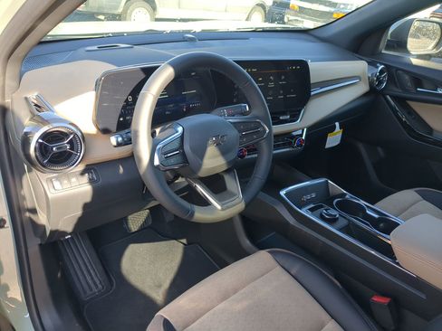 New 2026 Chevrolet Equinox ACTIV w/ Convenience Package III image 10