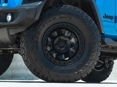 Used 2023 Jeep Wrangler Sport S image 3