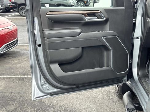 Used 2023 GMC Sierra 1500 Elevation image 17