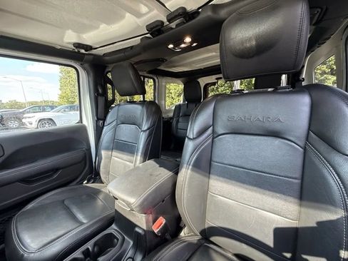 Used 2023 Jeep Wrangler Unlimited Sahara w/ Cold Weather Group AWD/4WD image 8