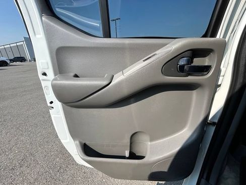 Used 2017 Nissan Frontier SV w/ SV Value Truck Package AWD/4WD image 38