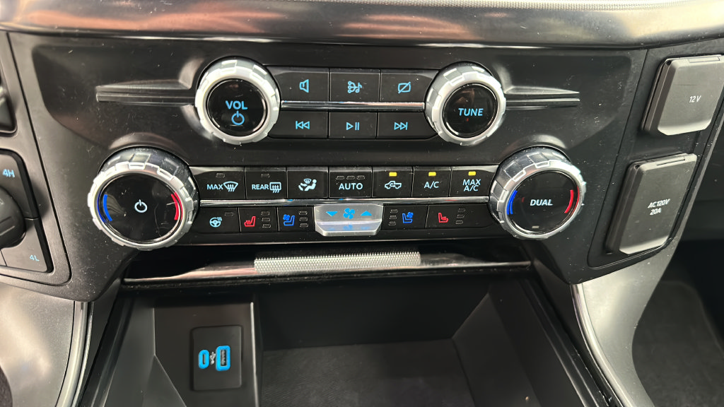 Used 2024 Ford F150 Lariat AWD/4WD image 19