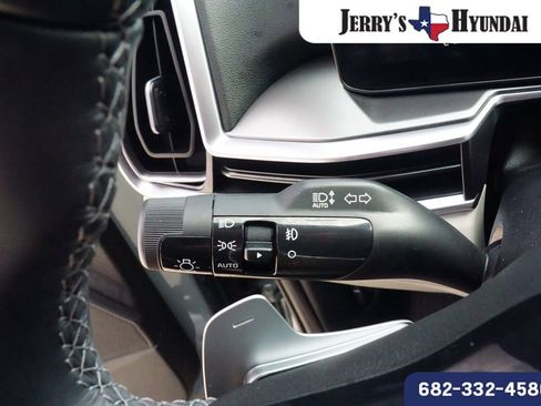 Used 2025 Kia Sorento EX image 16
