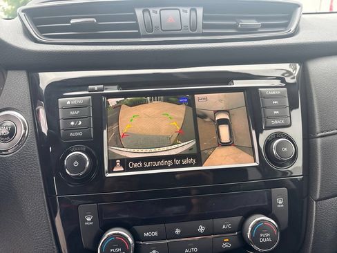 Used 2018 Nissan Rogue SV w/ Sun & Sound Touring Package AWD/4WD image 19