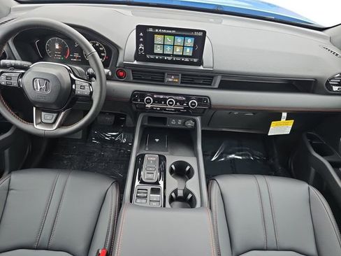New 2025 Honda Pilot TrailSport image 9