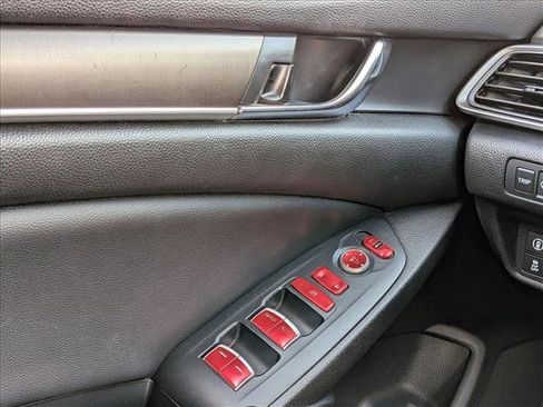 Used 2021 Honda Accord LX image 4